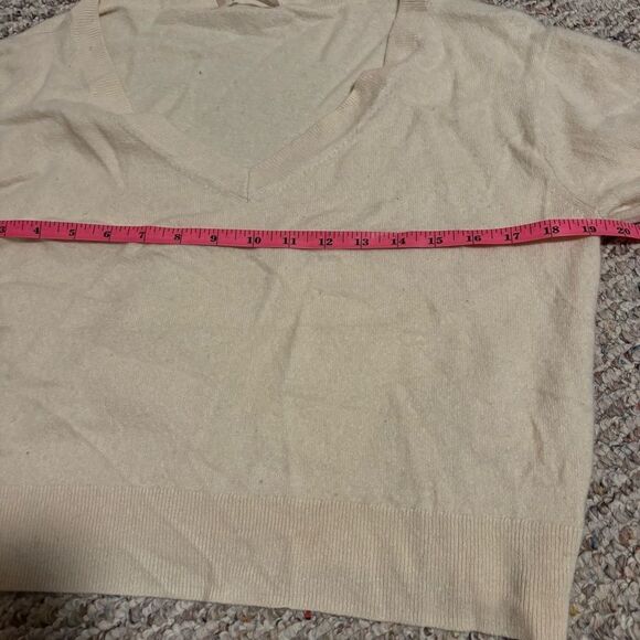Everlane Cashmere V-neck Cropped Sweater in Cream White- Size Large - Picture 8 of 10